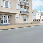 Appartement Met Groot Terras Aan De Zee