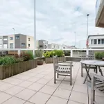 Appartement Met Groot Terras Aan De Zee