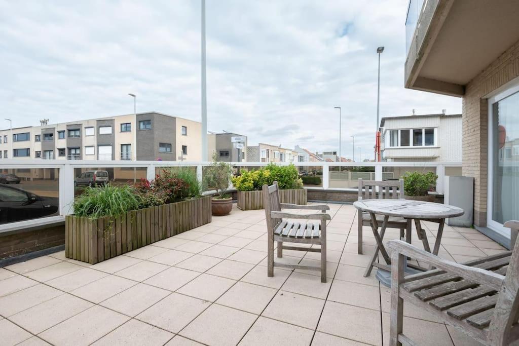 Met Groot Terras Aan De Zee Appartement *